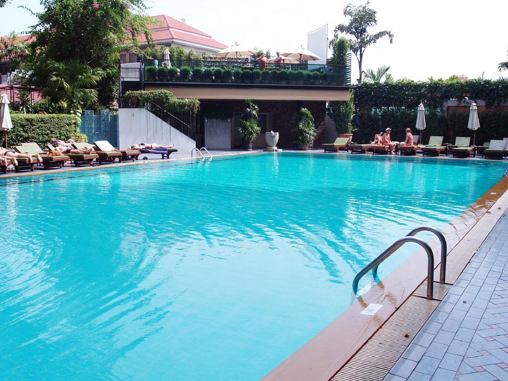 Golden Beach Hotel Pattaya Exterior photo